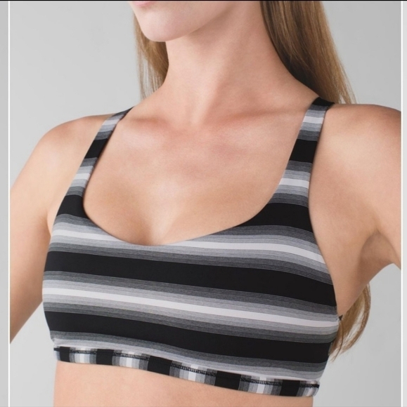 LULULEMON Free To Be Wild Black White Capilano Stripe Sports Bra - Picture 2 of 7